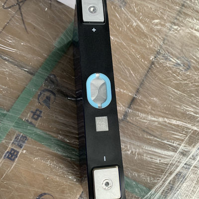 เซลล์แบตเตอรี่ Li Ion 1.85KGS แบตเตอรี่ลิเธียมแบบแท่งปริซึม RV Pack NMC Prismatic Cells 3.7v 113ah