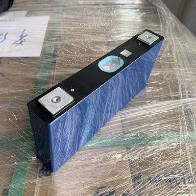 เซลล์แบตเตอรี่ Li Ion 1.85KGS แบตเตอรี่ลิเธียมแบบแท่งปริซึม RV Pack NMC Prismatic Cells 3.7v 113ah